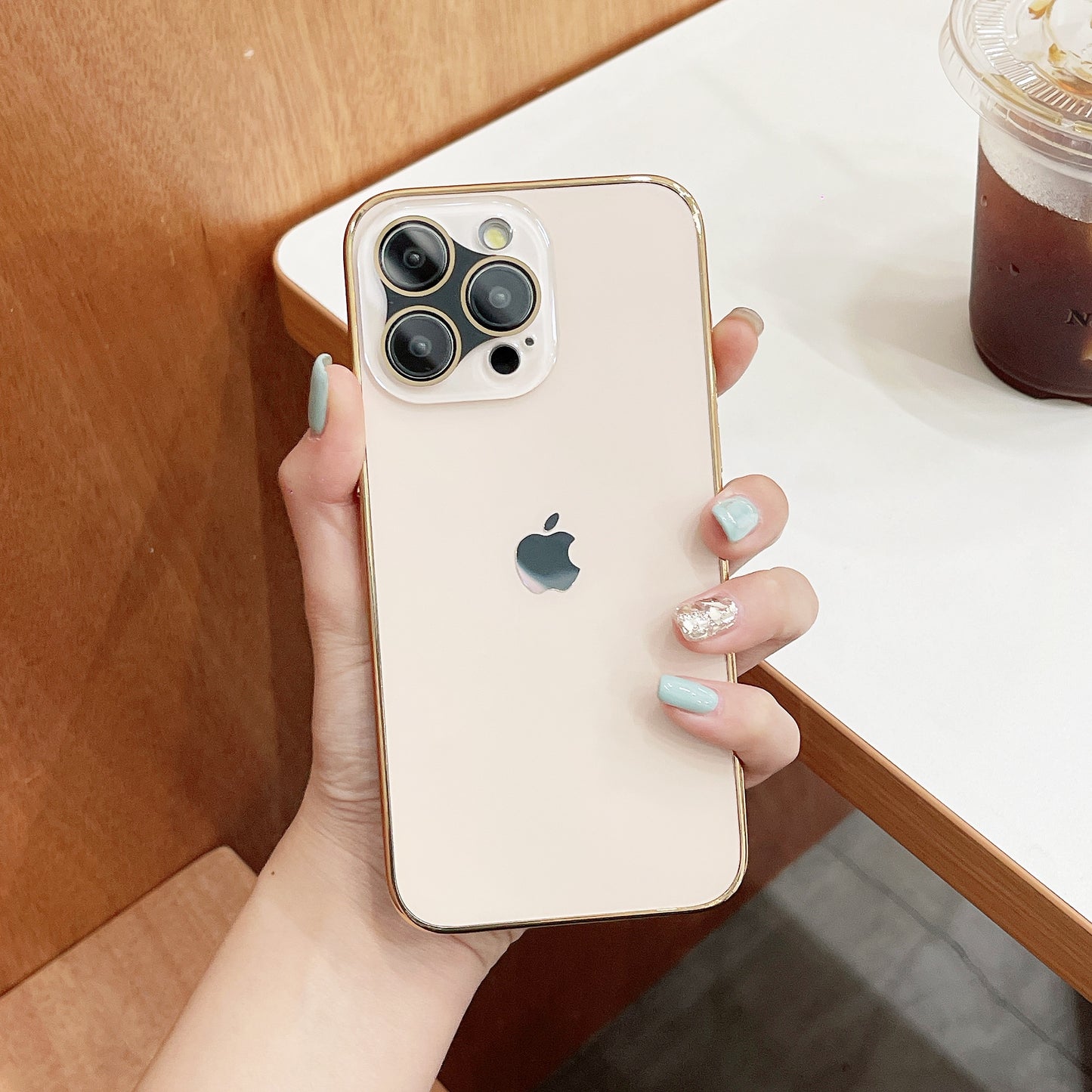 iPhone 15 / Funda Volvo