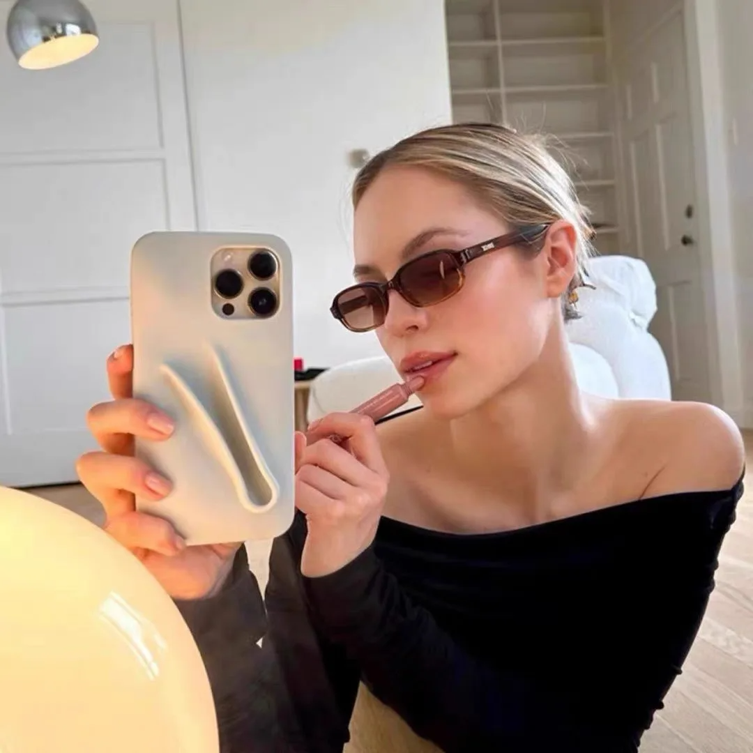 iPhone 11 a 15 / Funda Brillo de Labios