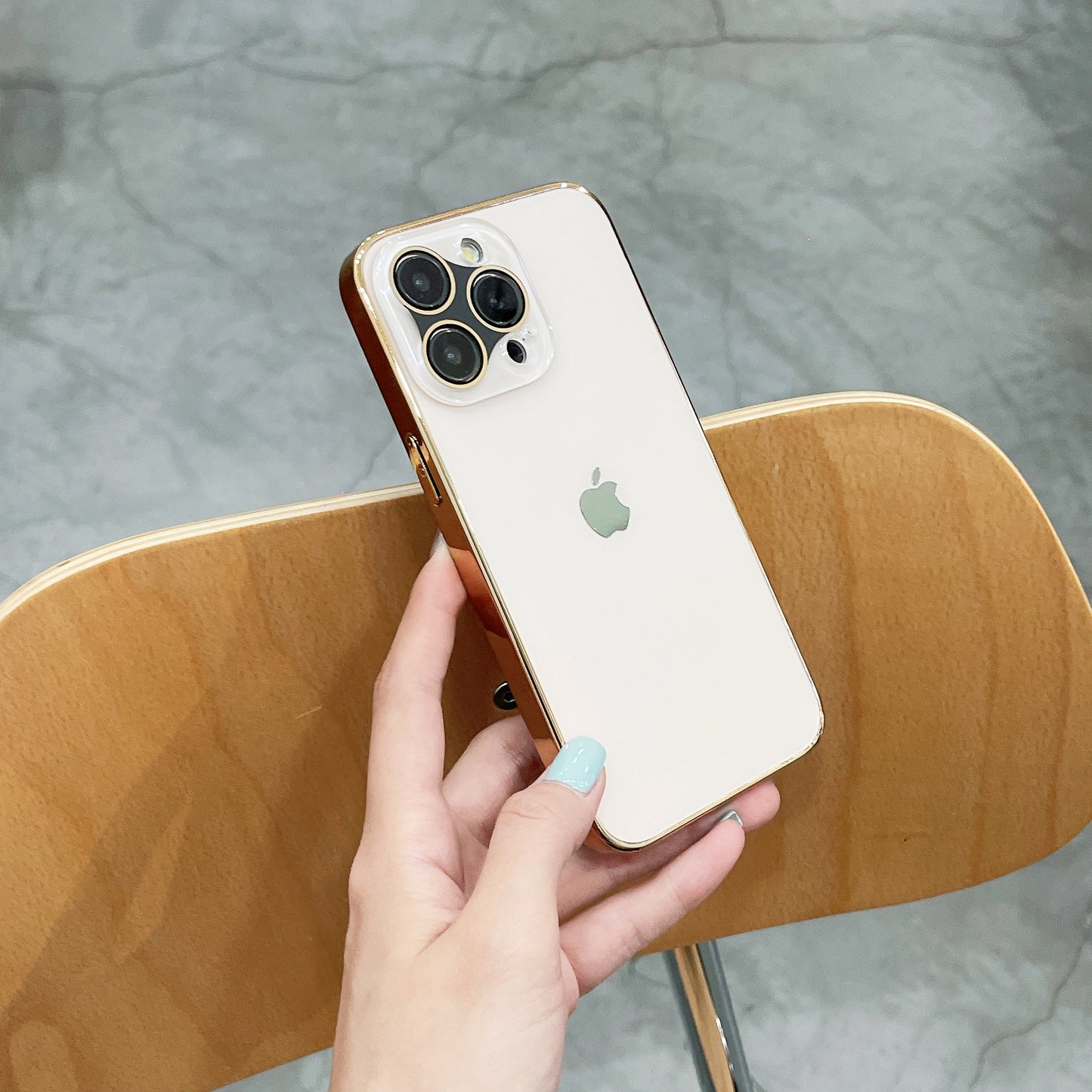 iPhone 15 / Funda Volvo