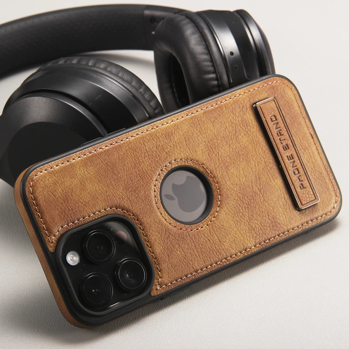 iPhone 12 a 15 / Funda Cuero Stand