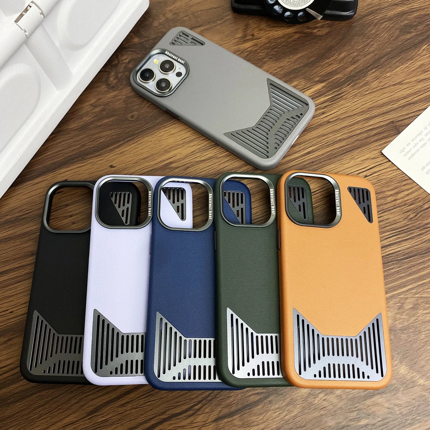 iPhone 11 a 15 /  Funda  Cuero Metálico