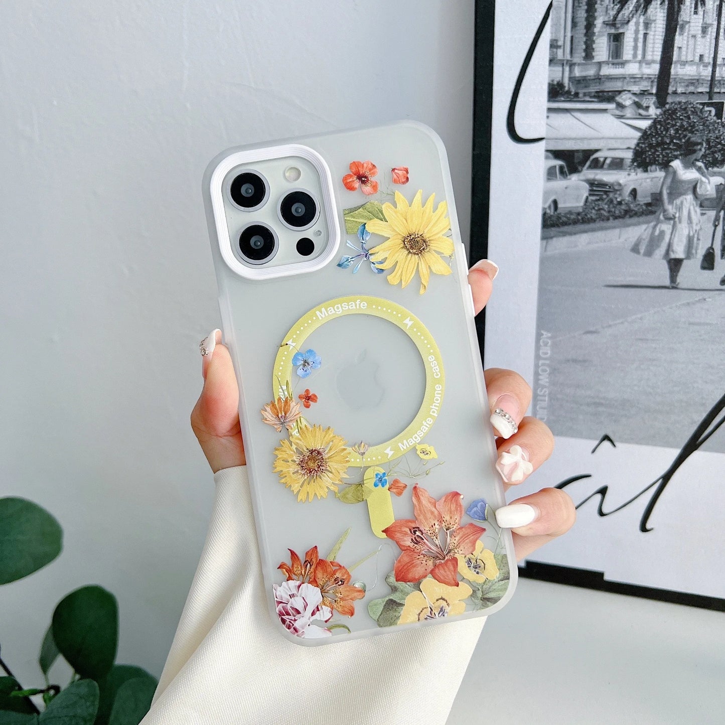 iPhone MagSafe 12 a 14  /  Funda Floral